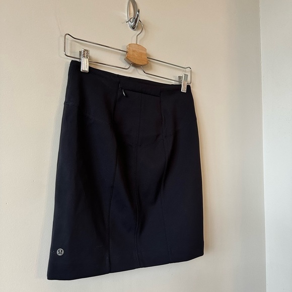 LULULEMON &go Cityfarer Skirt Dark Fuel (Size:6) - Picture 6 of 10
